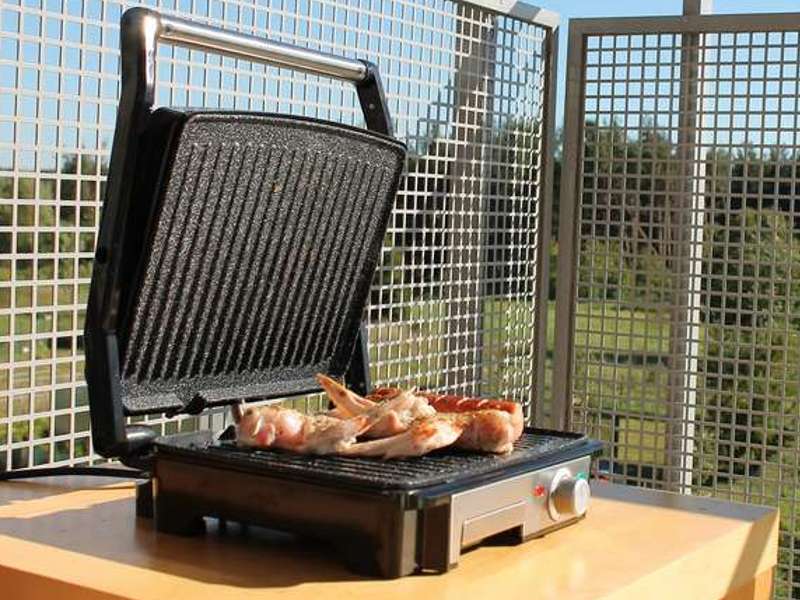 Električni roštilj za praktično roštiljanje