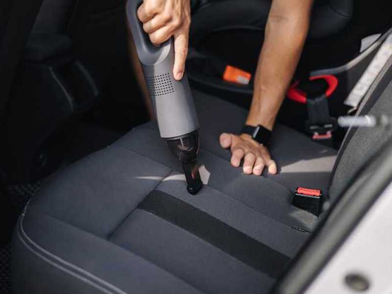 usisivač za auto za brzo čišćenje prljavštine i prašine u vašem automobilu.